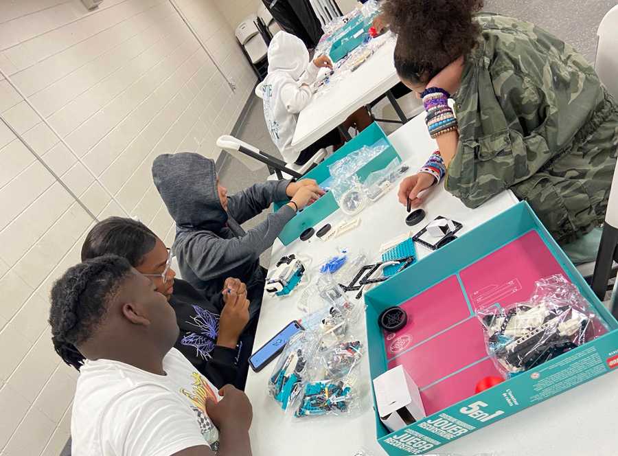 Youth Technology Enablement Programs The TGB Foundation STEM Robotics Camps Hall-Monroe Brewton Alabama Provalus nonprofit charity volunteering giving back todd g black
